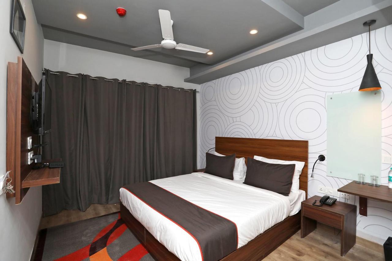 Hotel Collection O Moonlight à Delhi  Extérieur photo