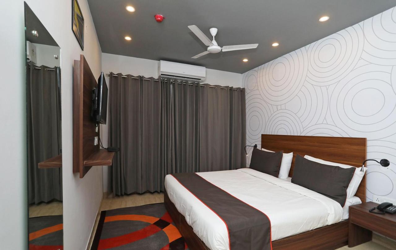Hotel Collection O Moonlight à Delhi  Extérieur photo
