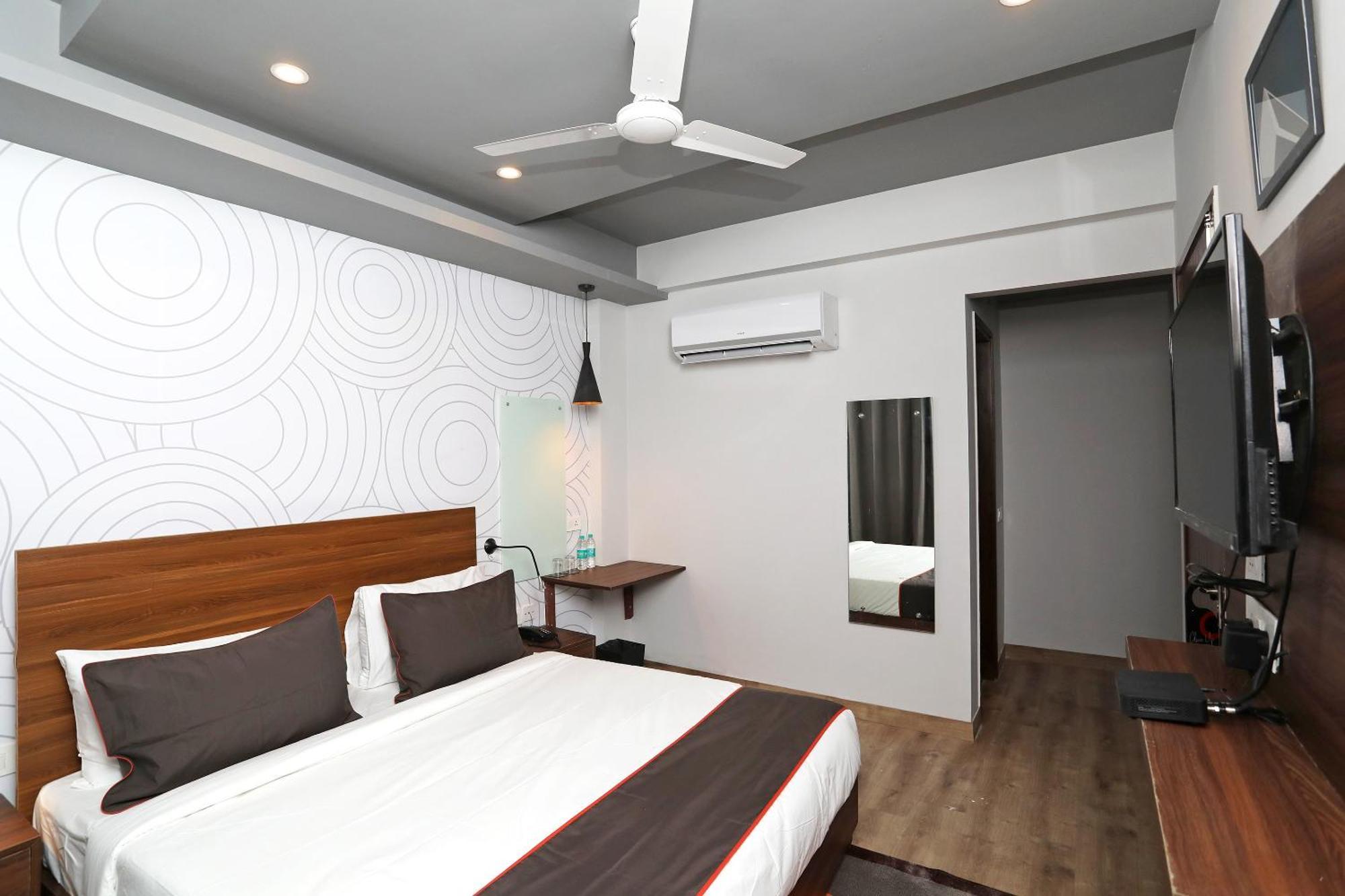 Hotel Collection O Moonlight à Delhi  Extérieur photo