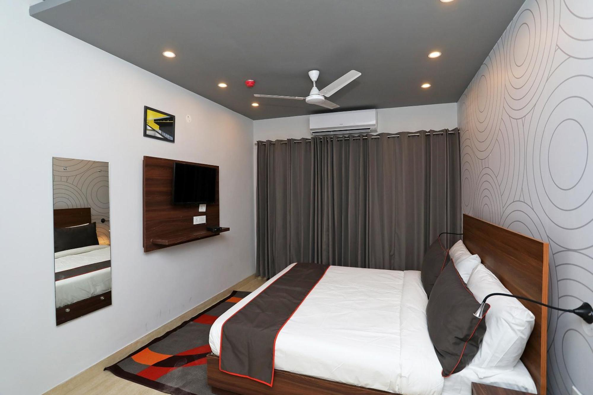 Hotel Collection O Moonlight à Delhi  Extérieur photo