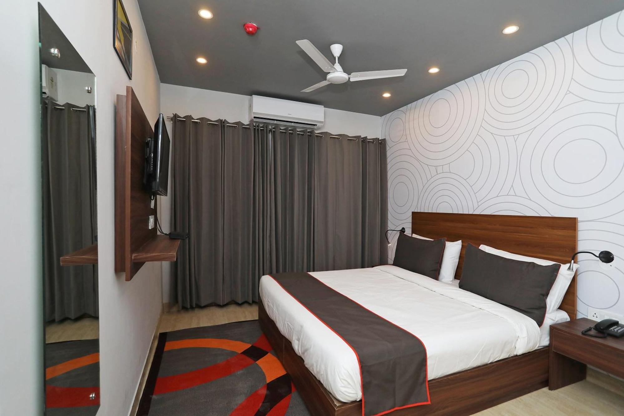 Hotel Collection O Moonlight à Delhi  Extérieur photo